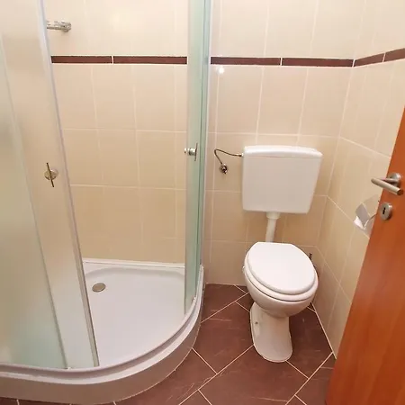 House Franko 1330 بوريتش