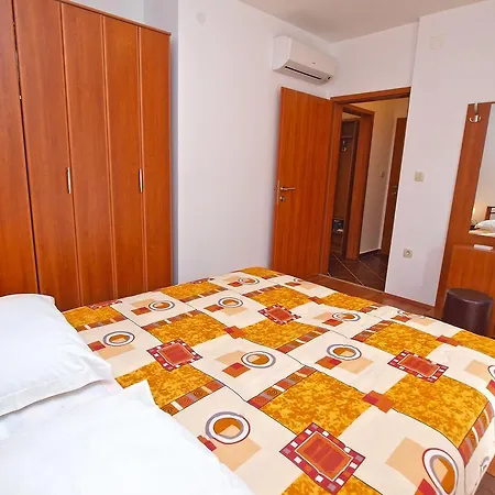 Vakantiehuis House Franko 1330