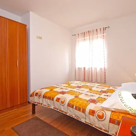 Vakantiehuis House Franko 1330 *