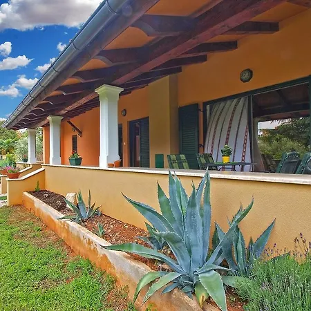 House Franko 1330 Ferienhaus